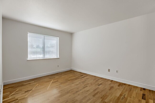 Building Photo - 2BD/2BA Condo in Can't beat Boulder Location!