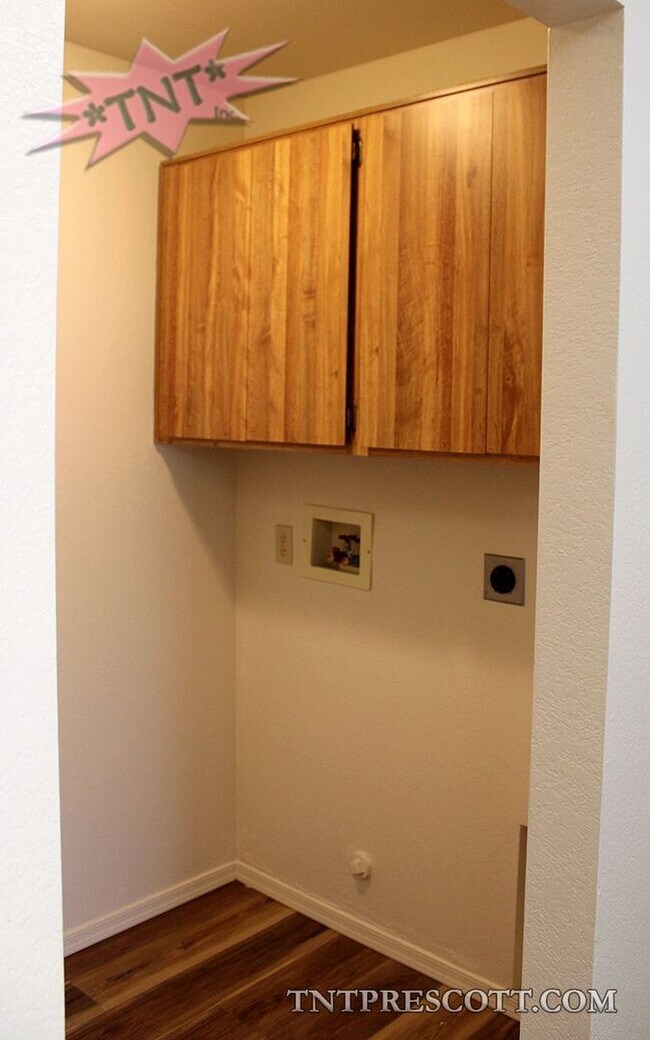 Building Photo - 1430