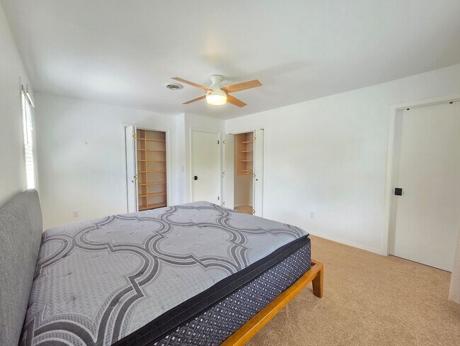 Building Photo - $3,050 - 4 Bed / 2.5 Bath Beautiful Home in Upper South Hill