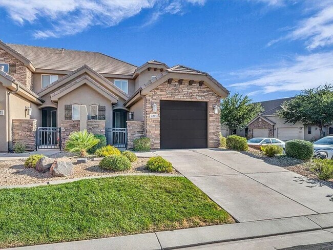 Building Photo - 4221 Torrey Pines Dr