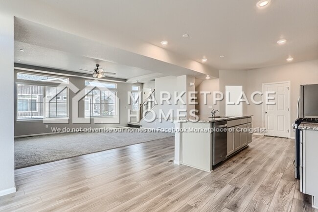 Building Photo - 10134 Zeno St