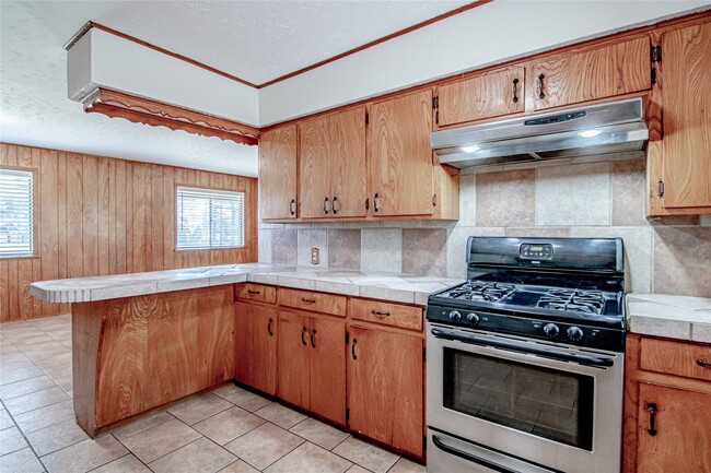 Building Photo - 365 FM247