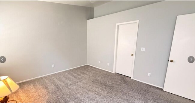 Building Photo - 7220 Paradise Bay Dr
