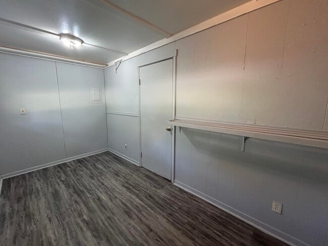 Building Photo - 35 Lake-