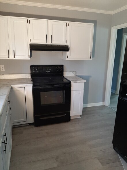 Kitchen - 36 Moonglo Cir