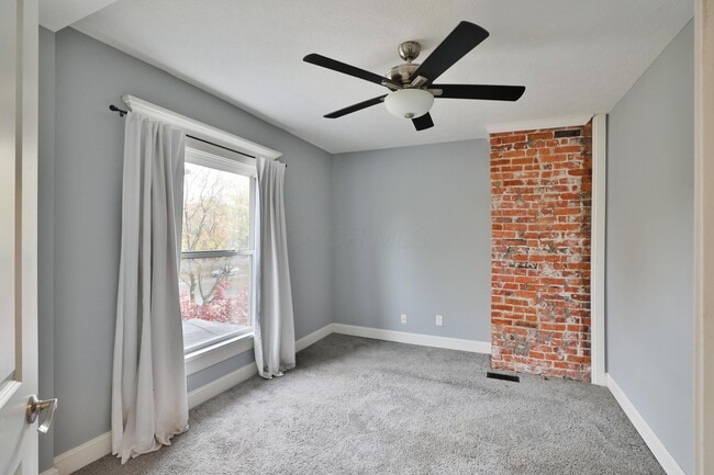 Building Photo - 693 Wilson Ave