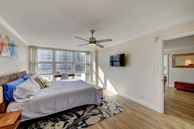 Building Photo - 531 N Ocean Blvd