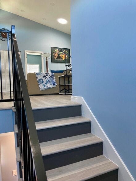 Building Photo - 1850 Lees Ave