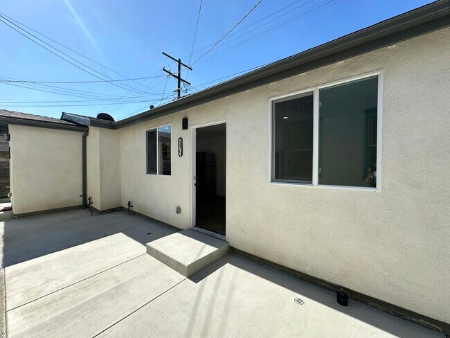 Building Photo - 2941 9th Ave