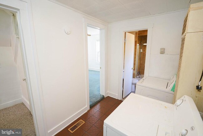 Building Photo - 415 E East St