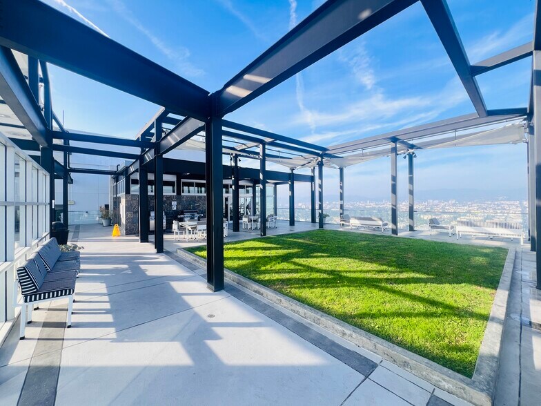 Building Photo - 3810 Wilshire Blvd