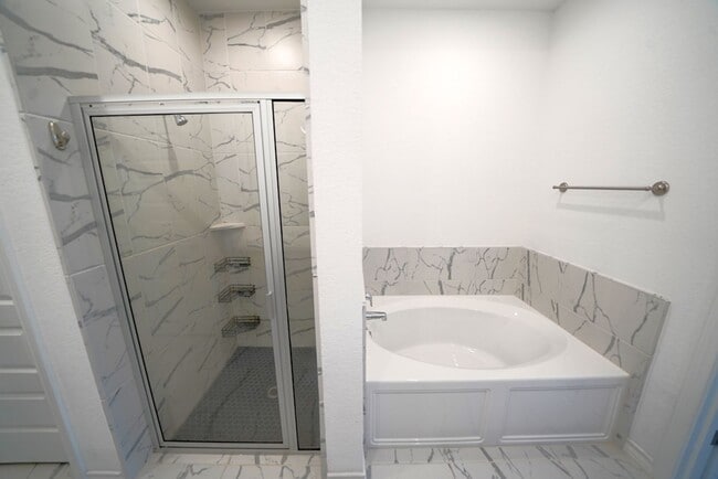 Building Photo - Luxury Living in Davis Ranch