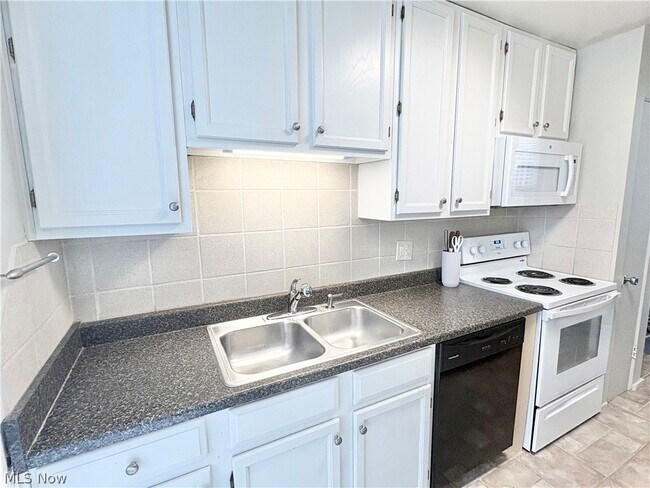 Building Photo - 6770 Chaffee Ct