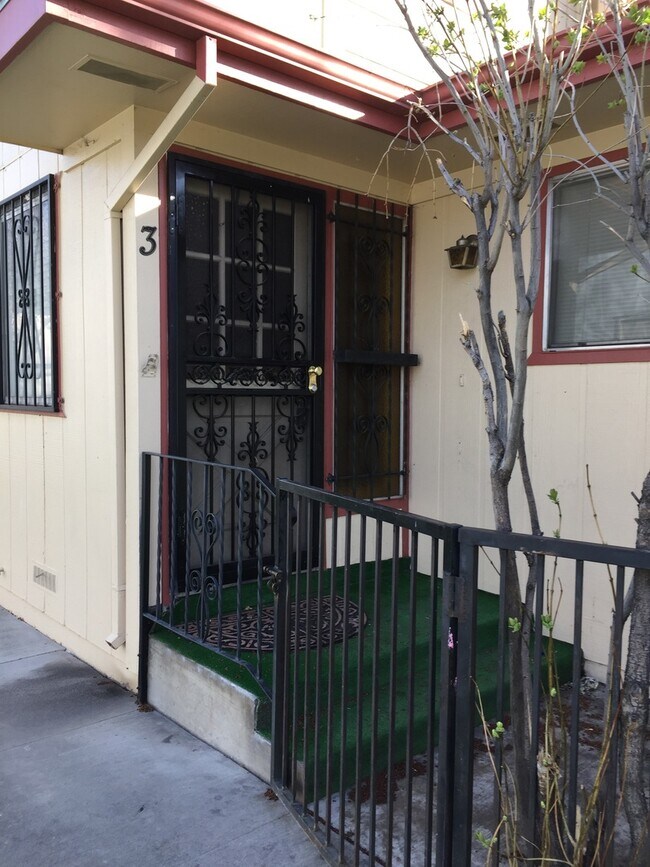 Convenient Sparks Location with Pool and ... - Convenient Sparks Location  with Pool and ...