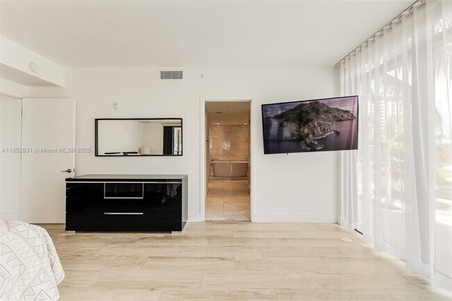 Building Photo - 2101 S Surf Rd