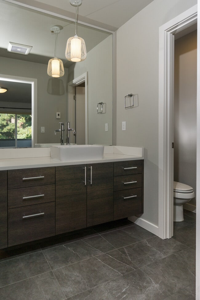 Building Photo - 328 NW 41st St