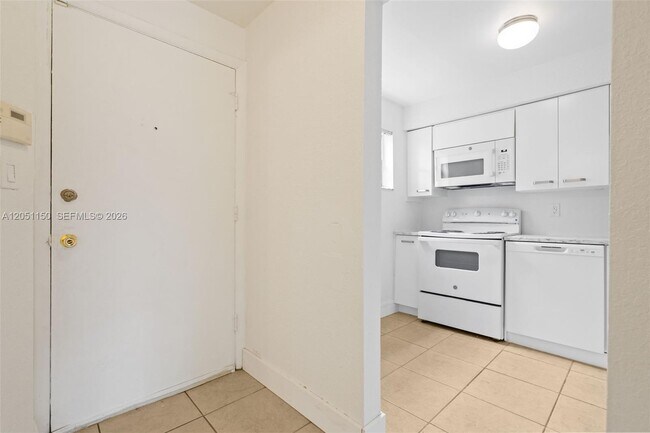 Building Photo - 4215 N University Dr