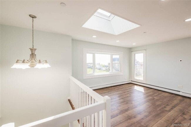 Building Photo - 869 Beach St