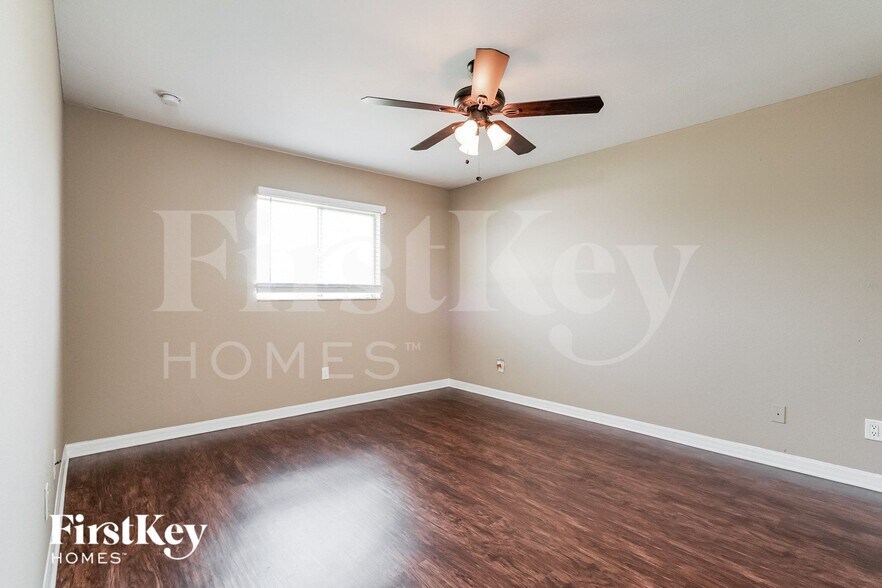 Building Photo - 3806 18th St SW