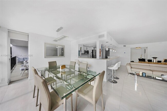 Building Photo - 600 Parkview Dr