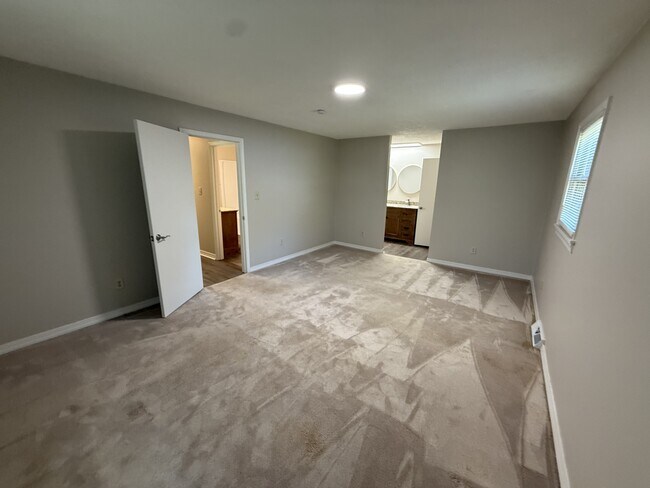 Building Photo - 364 Ridgewood Dr