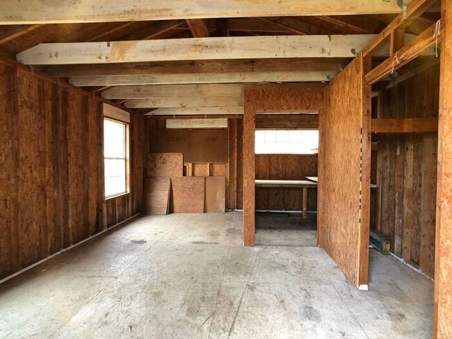 Building Photo - 1341 Dog Track Rd