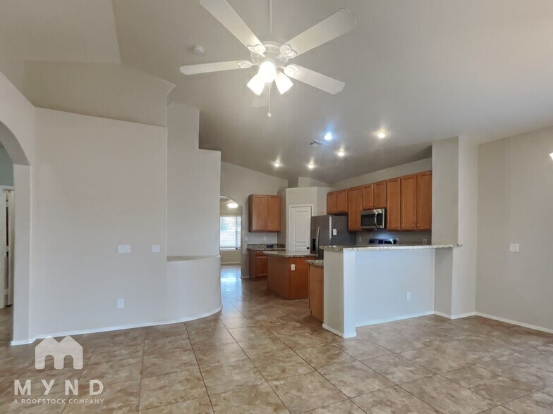 Building Photo - 6315 S 25th Dr