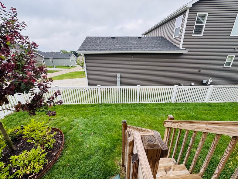 Building Photo - 615 Prospect Rd