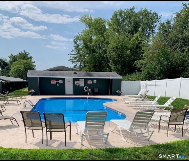 Building Photo - 2320 Harbor View Dr