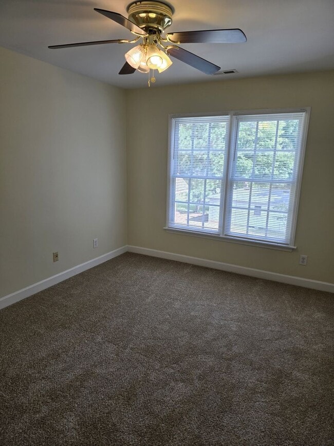 Building Photo - Residential Home Located in Vermillion with 3BR/2.5BA