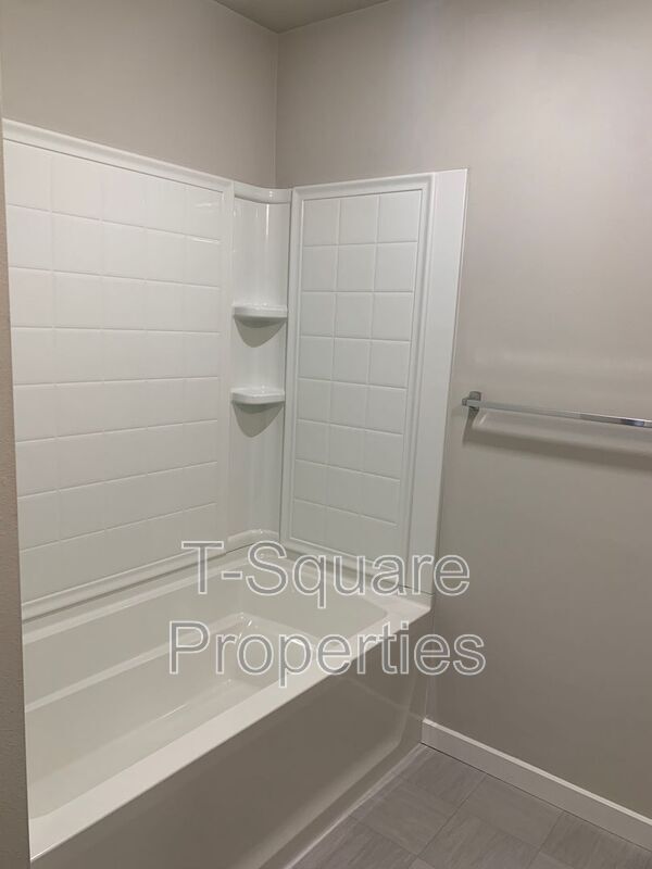 Building Photo - 14925 44th Ave W