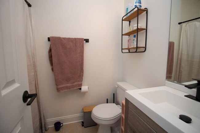 Building Photo - 2 bedroom/2.5 bathroom townhouse in Arsenal Hill