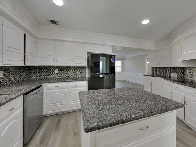 Building Photo - 15806 Crystal Brook Dr