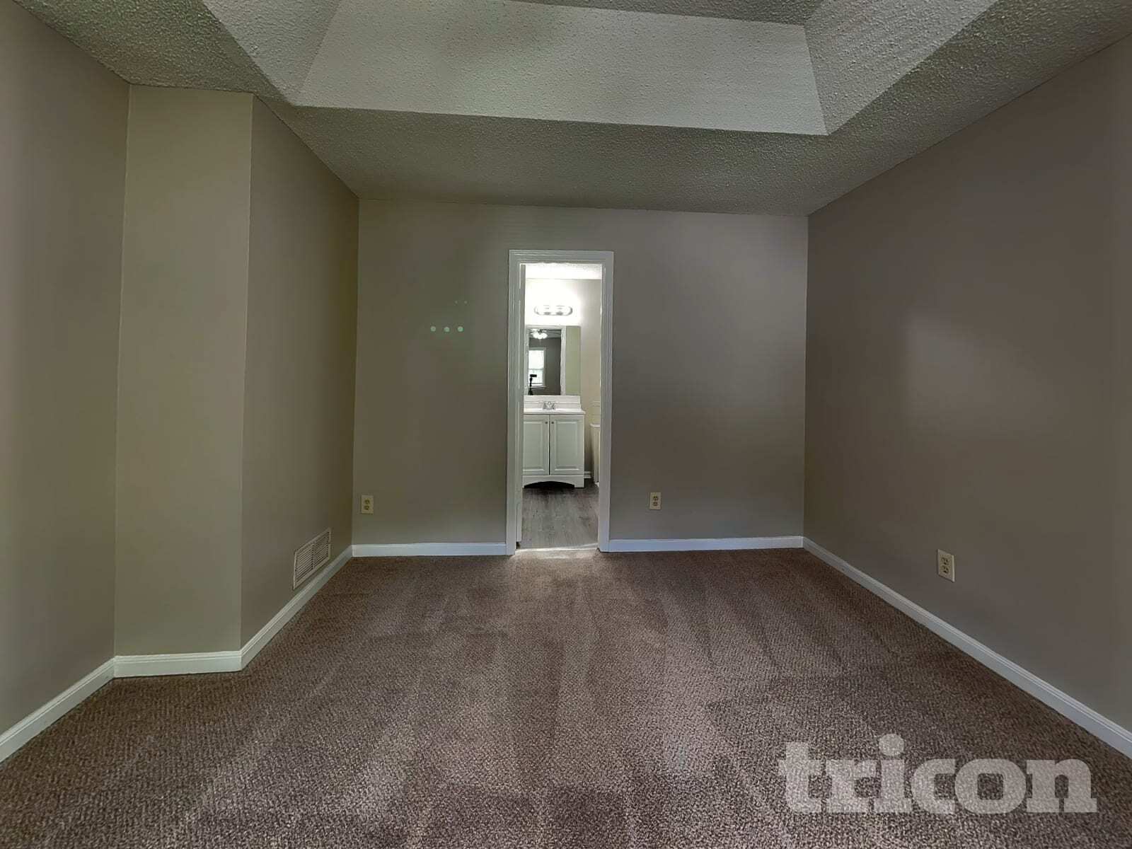 Building Photo - 4580 Woodcroft Cove