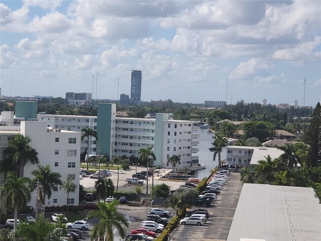 Building Photo - 3180 S Ocean Dr