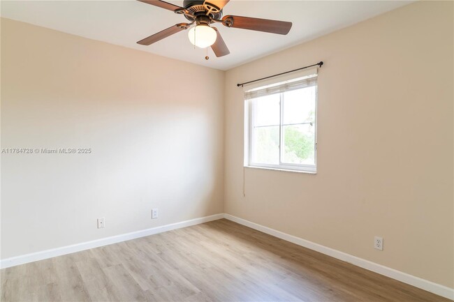 Building Photo - 1306 Banyan Way