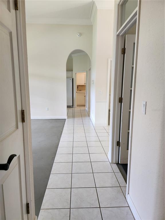 Building Photo - 15404 Thoroughbred Ln