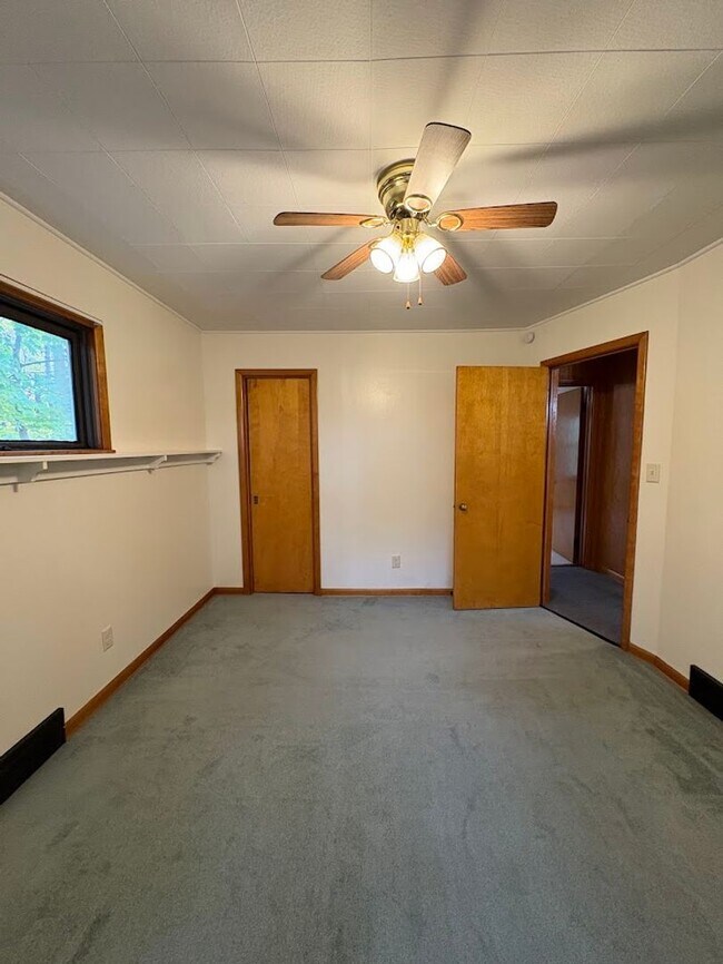 Building Photo - Two bedroom home for rent - Country living...