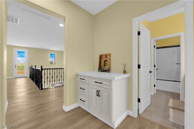 Building Photo - 608 Highland Bluff Way
