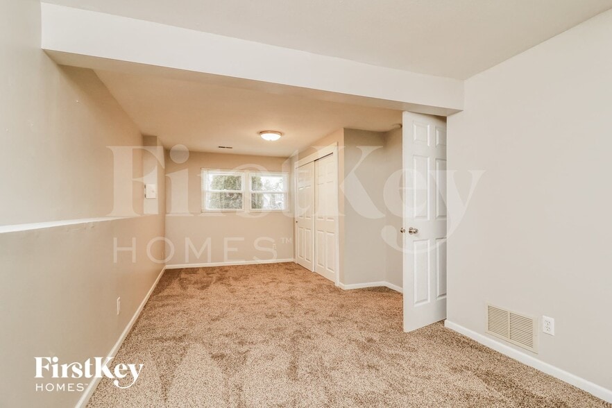 Building Photo - 1831 Florine Ct
