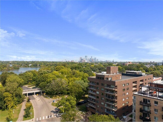 Building Photo - 2885 Knox Ave S