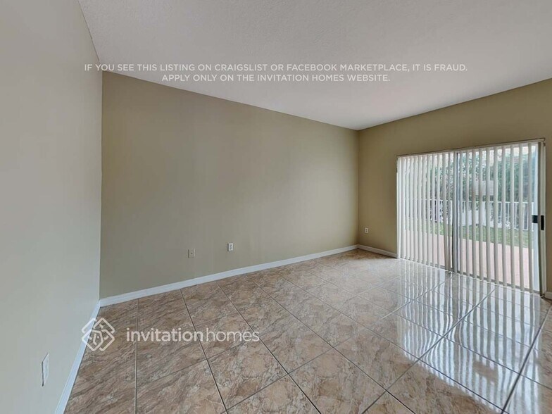 Building Photo - 5851 SW 163rd Pl