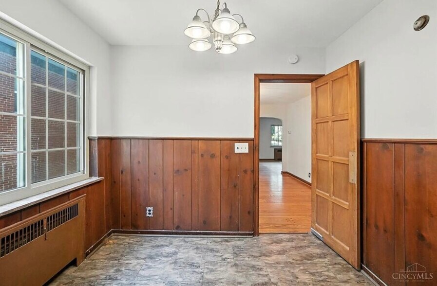 Kitchen Nook - 6256 Rogers Park Pl