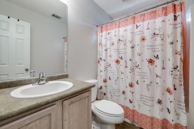 Building Photo - Spacious Home with Shop in Rincon!  No HOA!