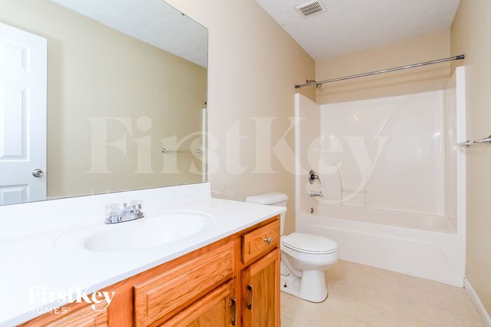 Building Photo - 240 Deer Creek Dr