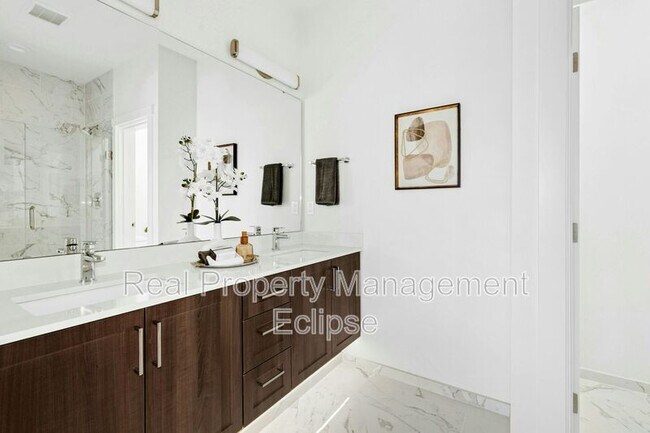 Building Photo - 9635 Thorsk St