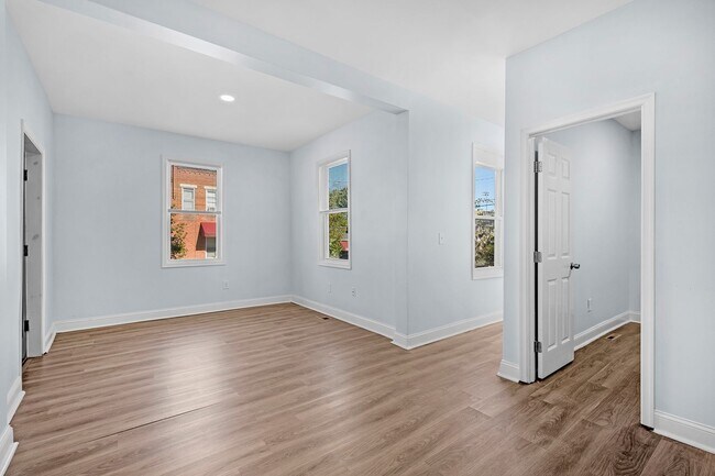 Building Photo - 3501 Oakmont Ave