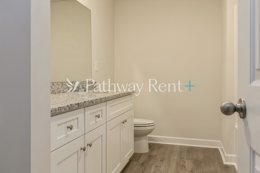 Building Photo - 3510 Quintana Dr