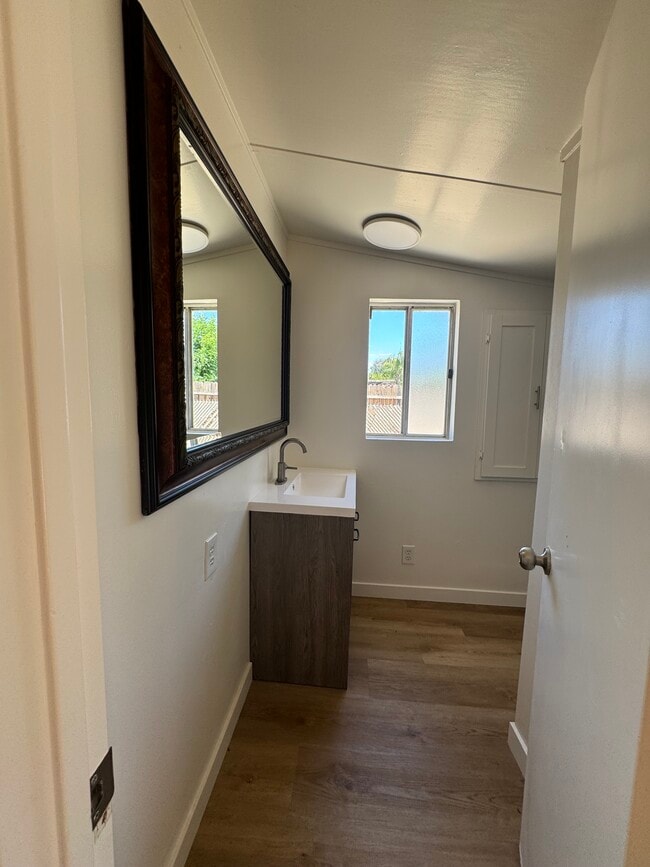 Building Photo - 40253 Johnston Ave