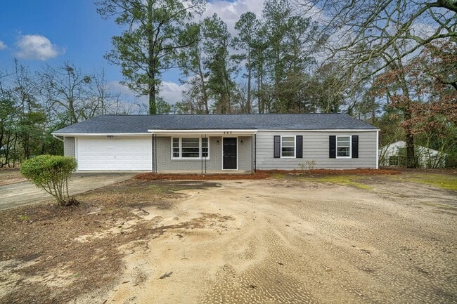 Building Photo - 693 Aldrich St NE